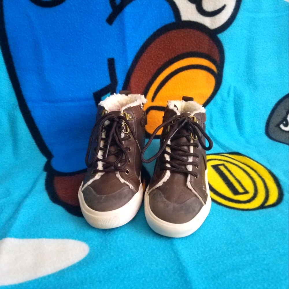 Brown formal shoes